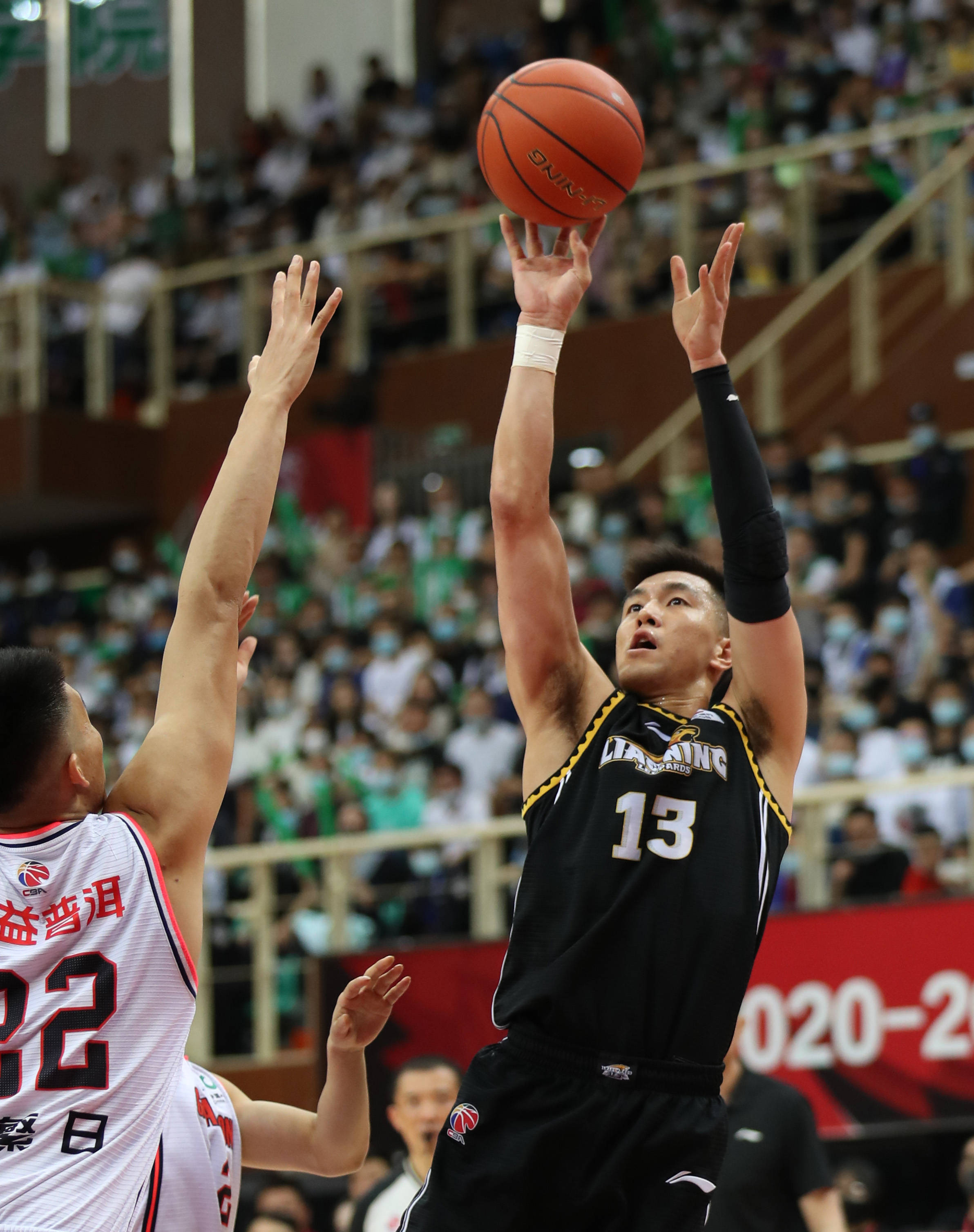 不仅依赖于 不仅依赖于