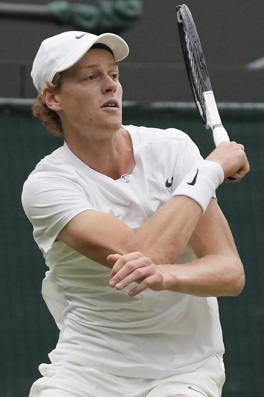 他都全力以 他都全力以