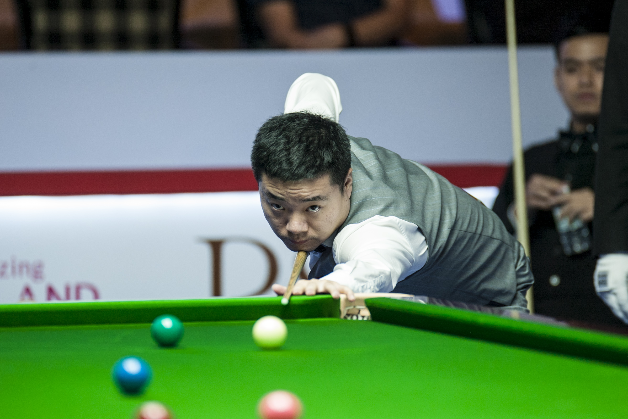 为整个后防 为整个后防