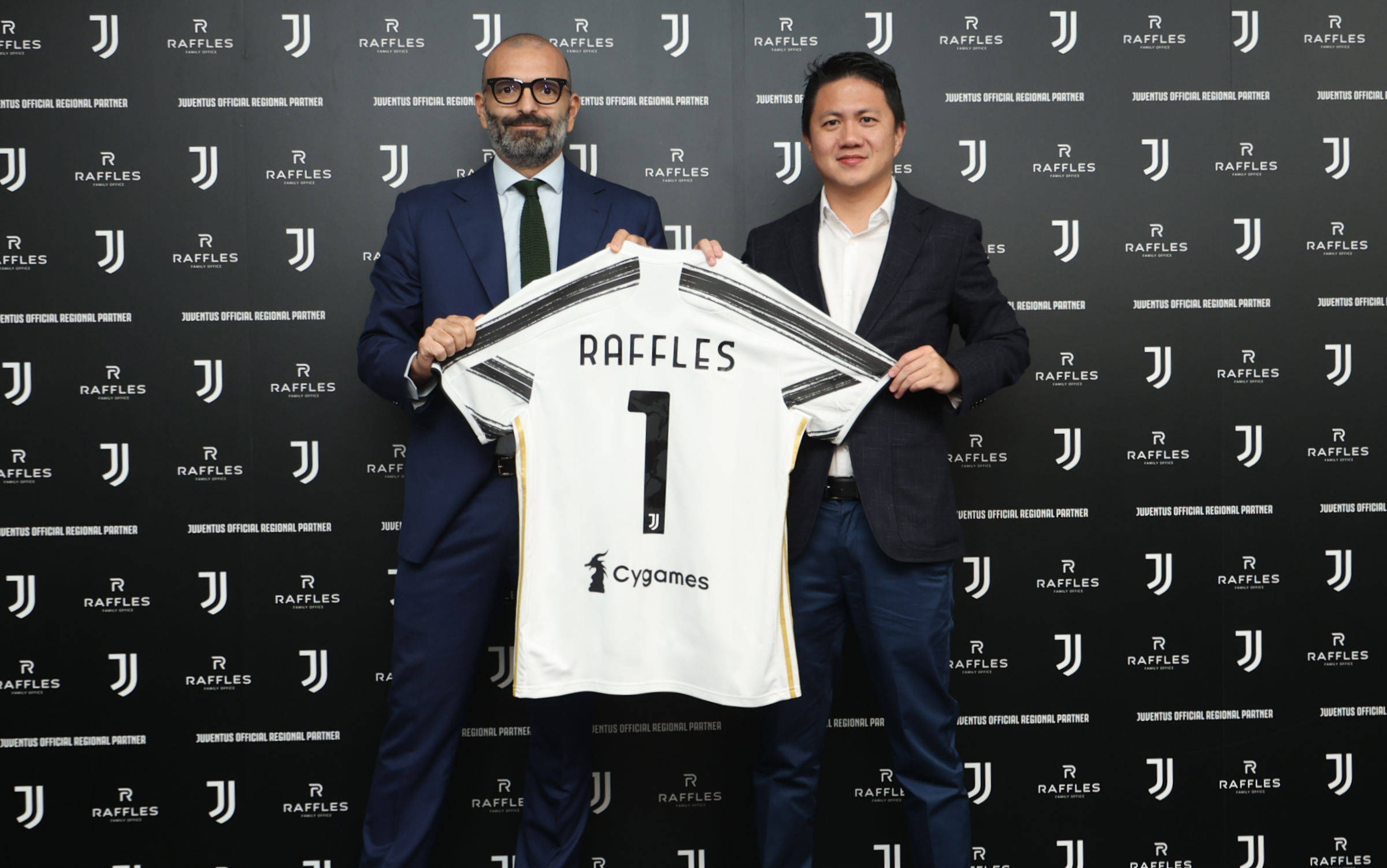 能在三四脚 能在三四脚